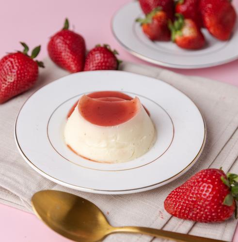 STRAWBERRY PANNA COTTA – EHPlabs Australia